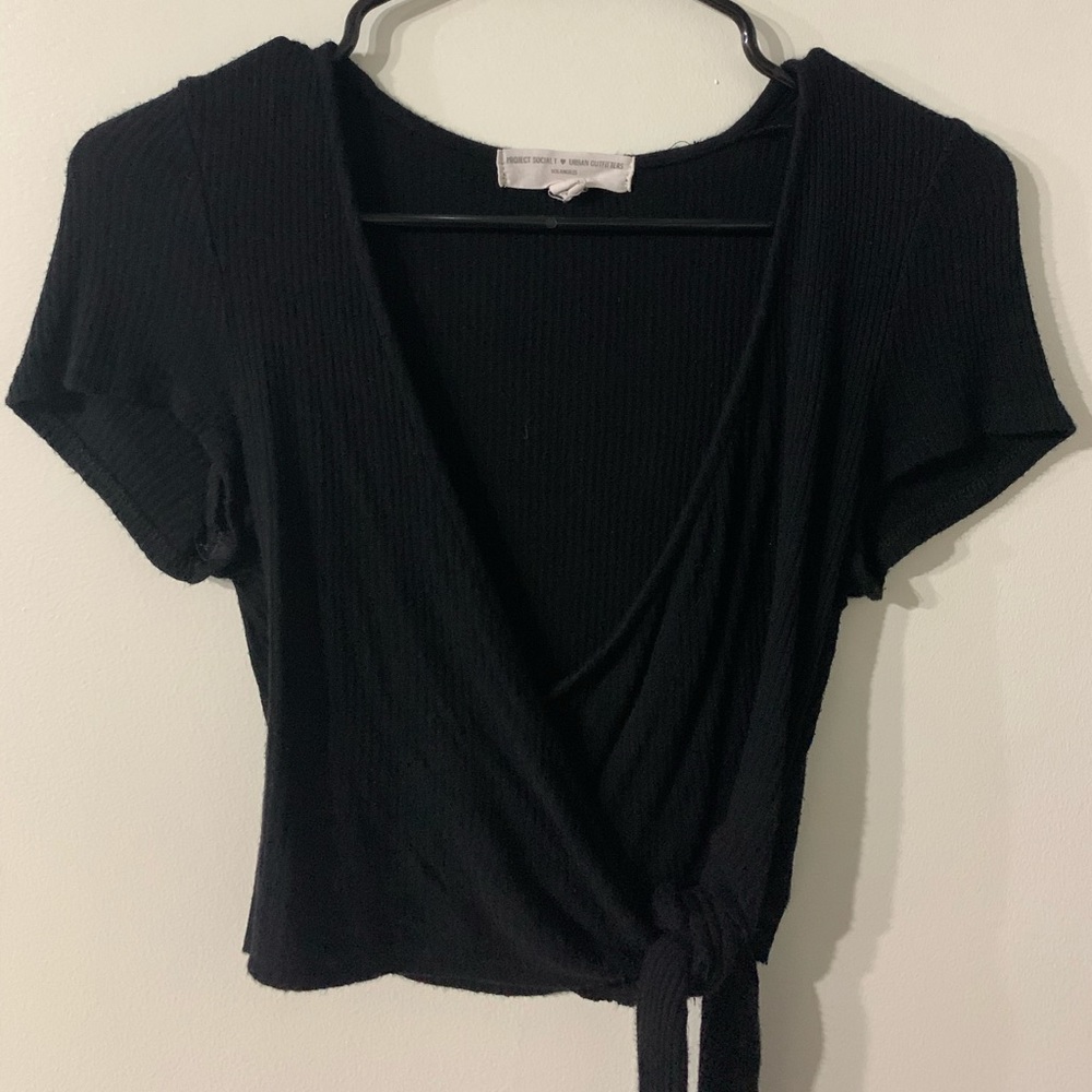 Black wrap tie crop